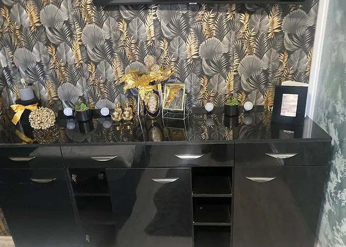 Golden House * Κλουζ-Ναπόκα